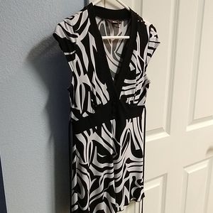 Short sleeve v neck top
